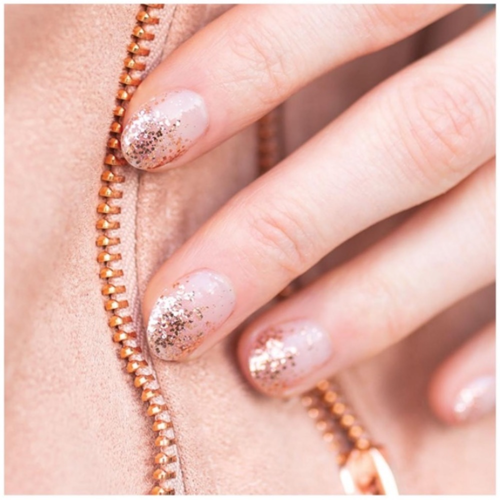 Coming up rose gold color street